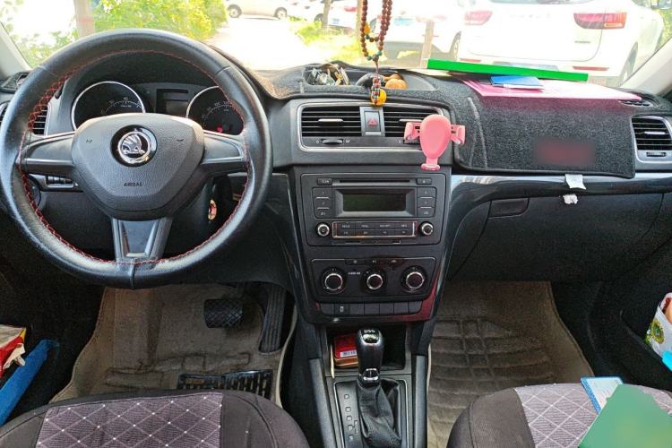 Used Skoda Yeti 2016 1.4TSI DSG Advanced Edition Center Console