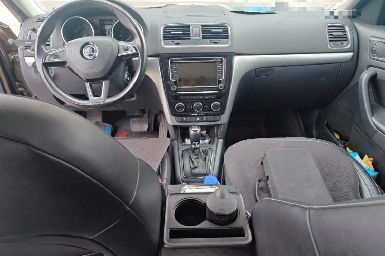 Used Skoda Yeti 2016 1.8TSI DSG Prestige Edition Center Console