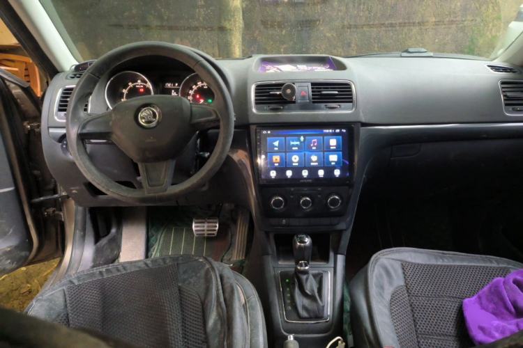 Used Skoda Yeti 2016 1.4TSI DSG Advanced Edition Center Console