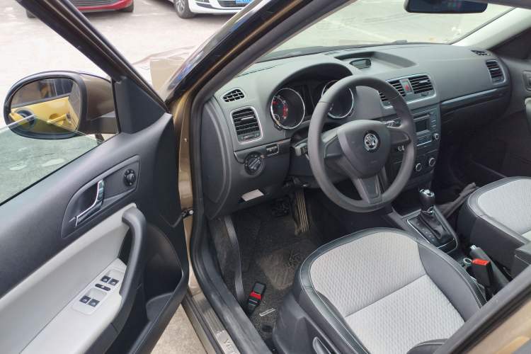 Used Skoda Yeti 2016 1.4TSI DSG Advanced Edition Driver Seat