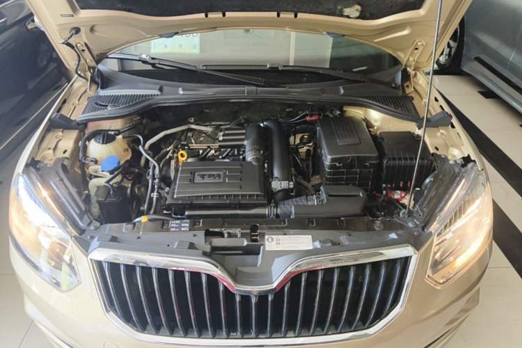 Used Skoda Yeti 2016 1.4TSI DSG Advanced Edition Engine Bay