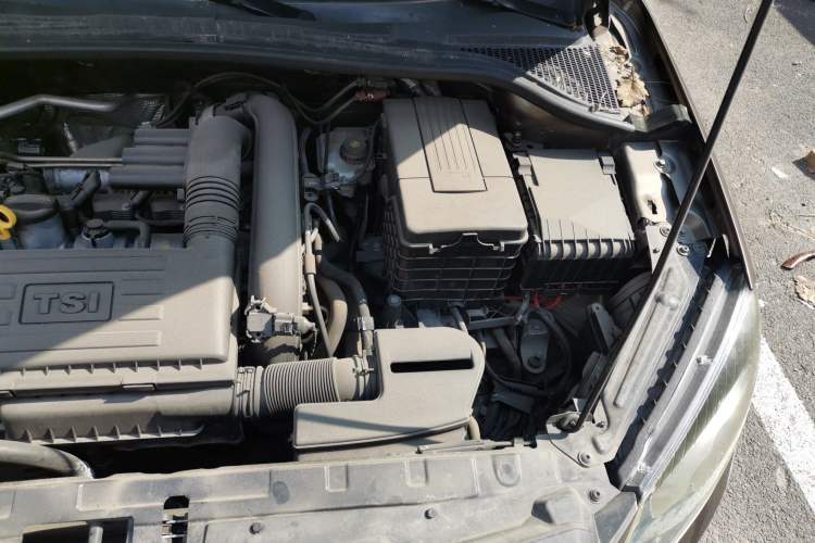 Used Skoda Yeti 2016 1.4TSI DSG Advanced Edition Engine Bay Left