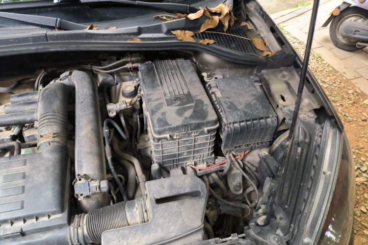 Used Skoda Yeti 2016 1.4TSI DSG Advanced Edition Engine Bay Left