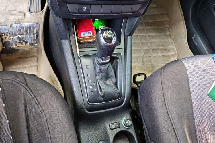 Used Skoda Yeti 2016 1.4TSI DSG Advanced Edition Gear Lever
