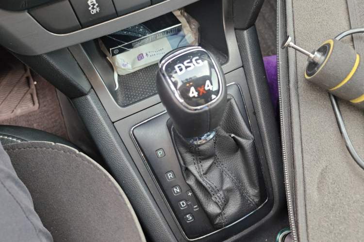 Used Skoda Yeti 2016 1.8TSI DSG Prestige Edition Gear Lever