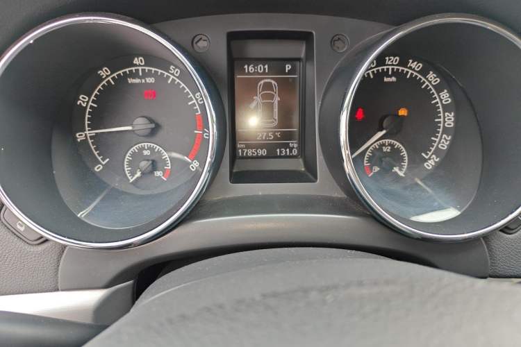 Used Skoda Yeti 2016 1.8TSI DSG Prestige Edition Instrument Cluster