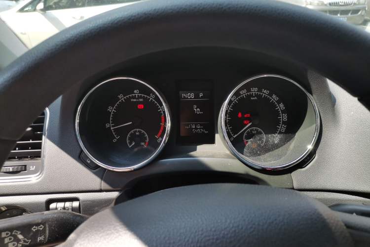 Used Skoda Yeti 2016 1.4TSI DSG Advanced Edition Instrument Cluster