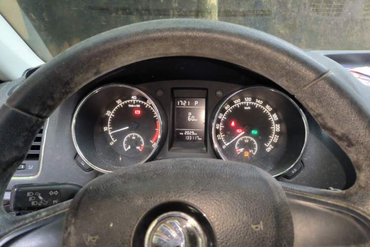 Used Skoda Yeti 2016 1.4TSI DSG Advanced Edition Instrument Cluster