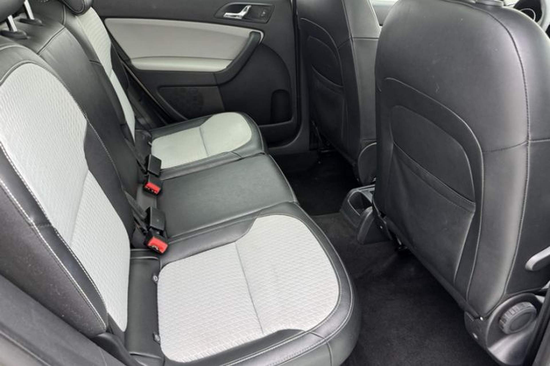 Used Skoda Yeti 2016 1.4TSI DSG Advanced Edition Interior 2