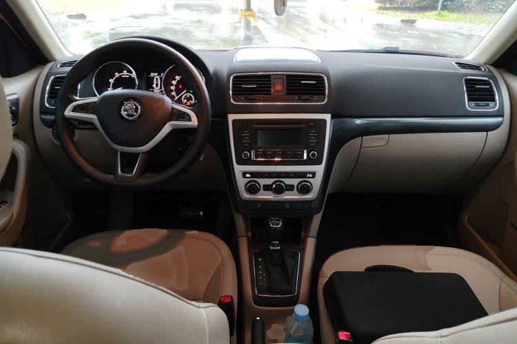 Used Skoda Yeti 2016 1.4TSI DSG Style Edition Interior 2
