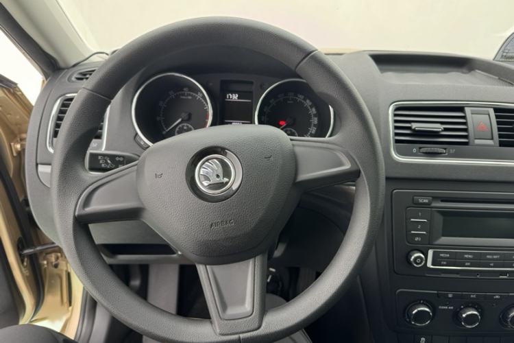 Used Skoda Yeti 2016 1.4TSI DSG Advanced Edition Interior 3