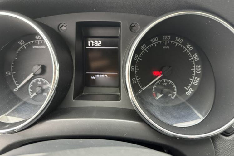 Used Skoda Yeti 2016 1.4TSI DSG Advanced Edition Interior 5