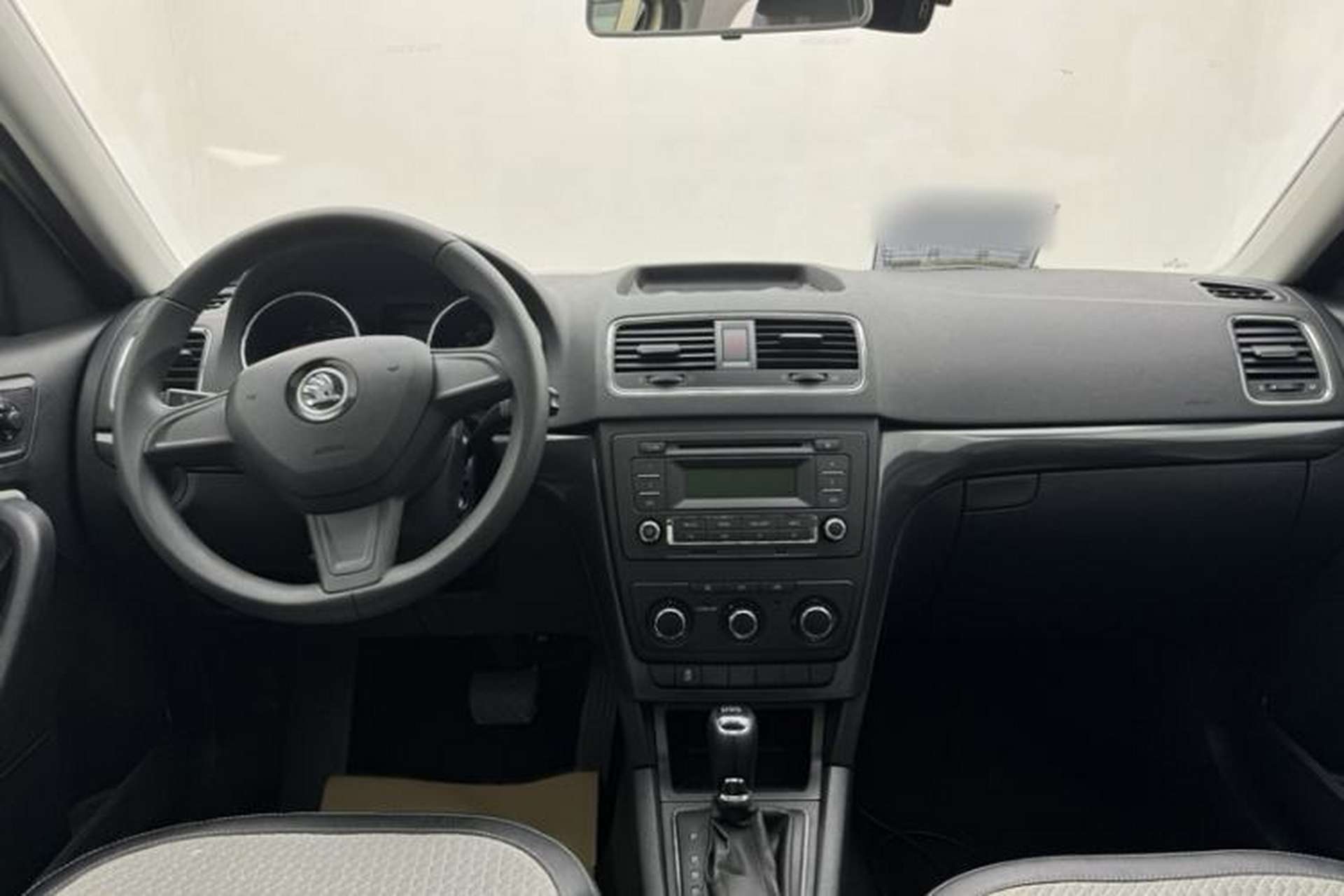 Used Skoda Yeti 2016 1.4TSI DSG Advanced Edition Interior 8