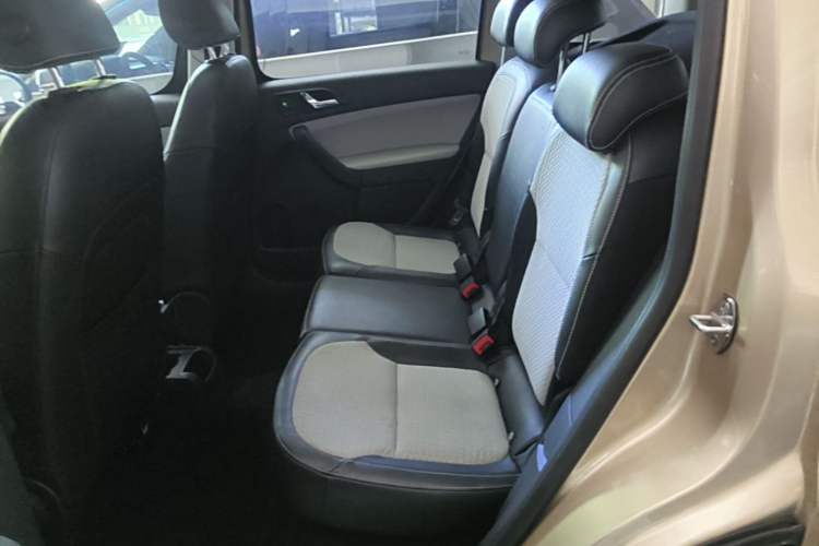 Used Skoda Yeti 2016 1.4TSI DSG Advanced Edition Left Rear Seat