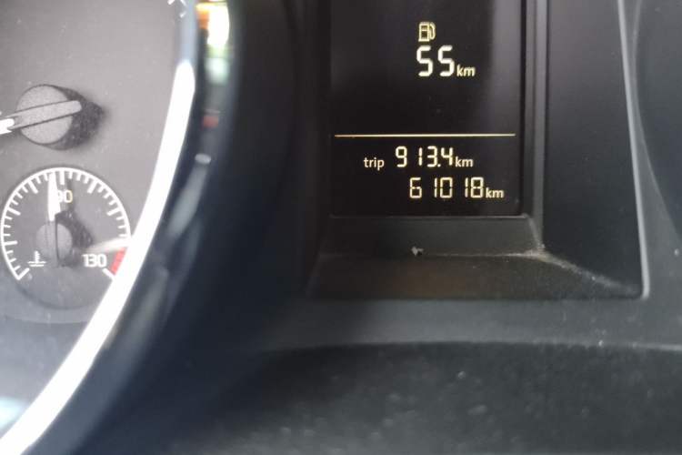 Used Skoda Yeti 2016 1.4TSI DSG Advanced Edition Odometer Close Up