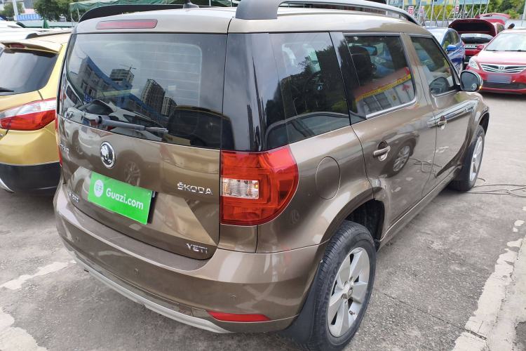 Used Skoda Yeti 2016 1.4TSI DSG Advanced Edition Rear Right 45 Deg