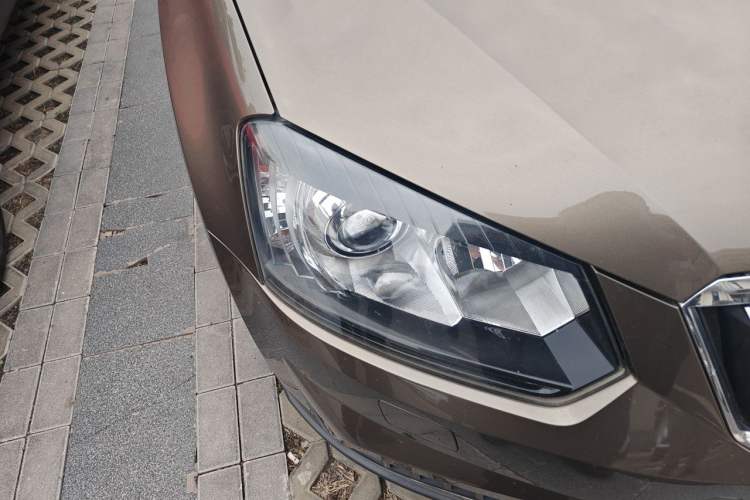 Used Skoda Yeti 2016 1.8TSI DSG Prestige Edition Right Front Headlight