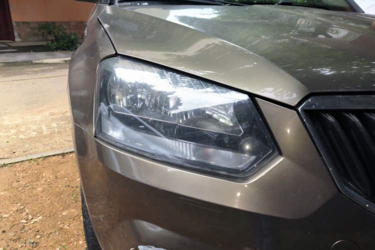 Used Skoda Yeti 2016 1.4TSI DSG Advanced Edition Right Front Headlight
