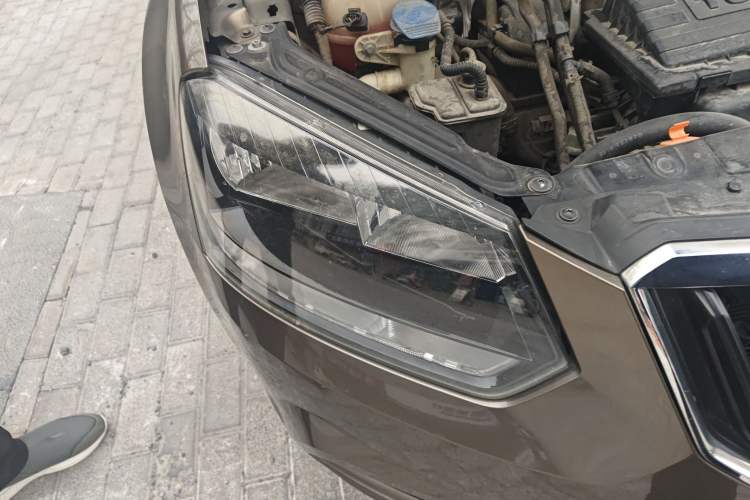 Used Skoda Yeti 2016 1.4TSI DSG Advanced Edition Right Front Headlight