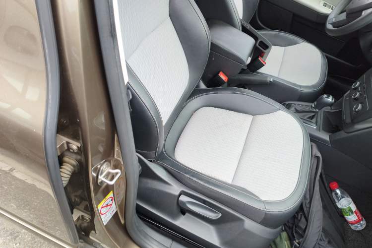 Used Skoda Yeti 2016 1.4TSI DSG Advanced Edition Right Front Seat