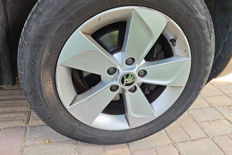 Used Skoda Yeti 2016 1.4TSI DSG Advanced Edition Right Front Wheel Hub
