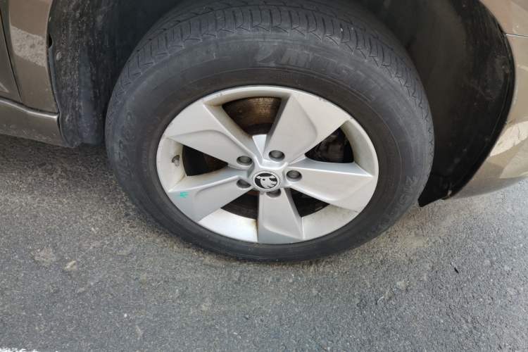 Used Skoda Yeti 2016 1.4TSI DSG Advanced Edition Right Front Wheel Hub