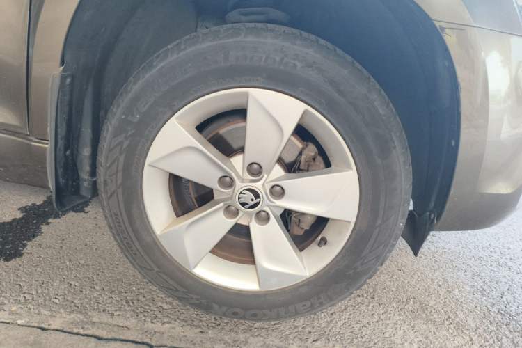 Used Skoda Yeti 2016 1.4TSI DSG Advanced Edition Right Front Wheel Hub