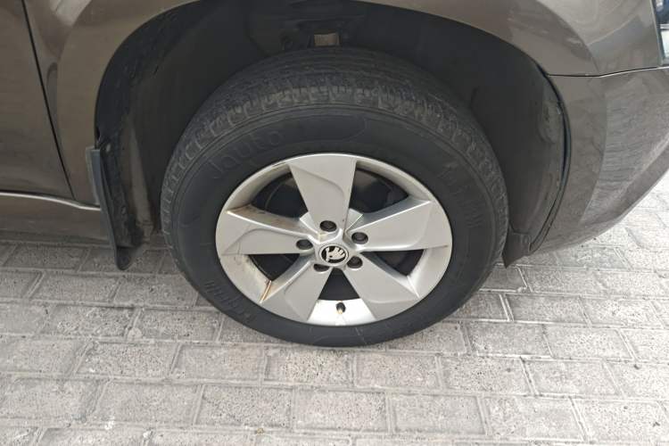 Used Skoda Yeti 2016 1.4TSI DSG Advanced Edition Right Front Wheel Hub
