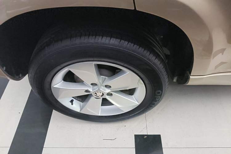 Used Skoda Yeti 2016 1.4TSI DSG Advanced Edition Right Rear Wheel Hub