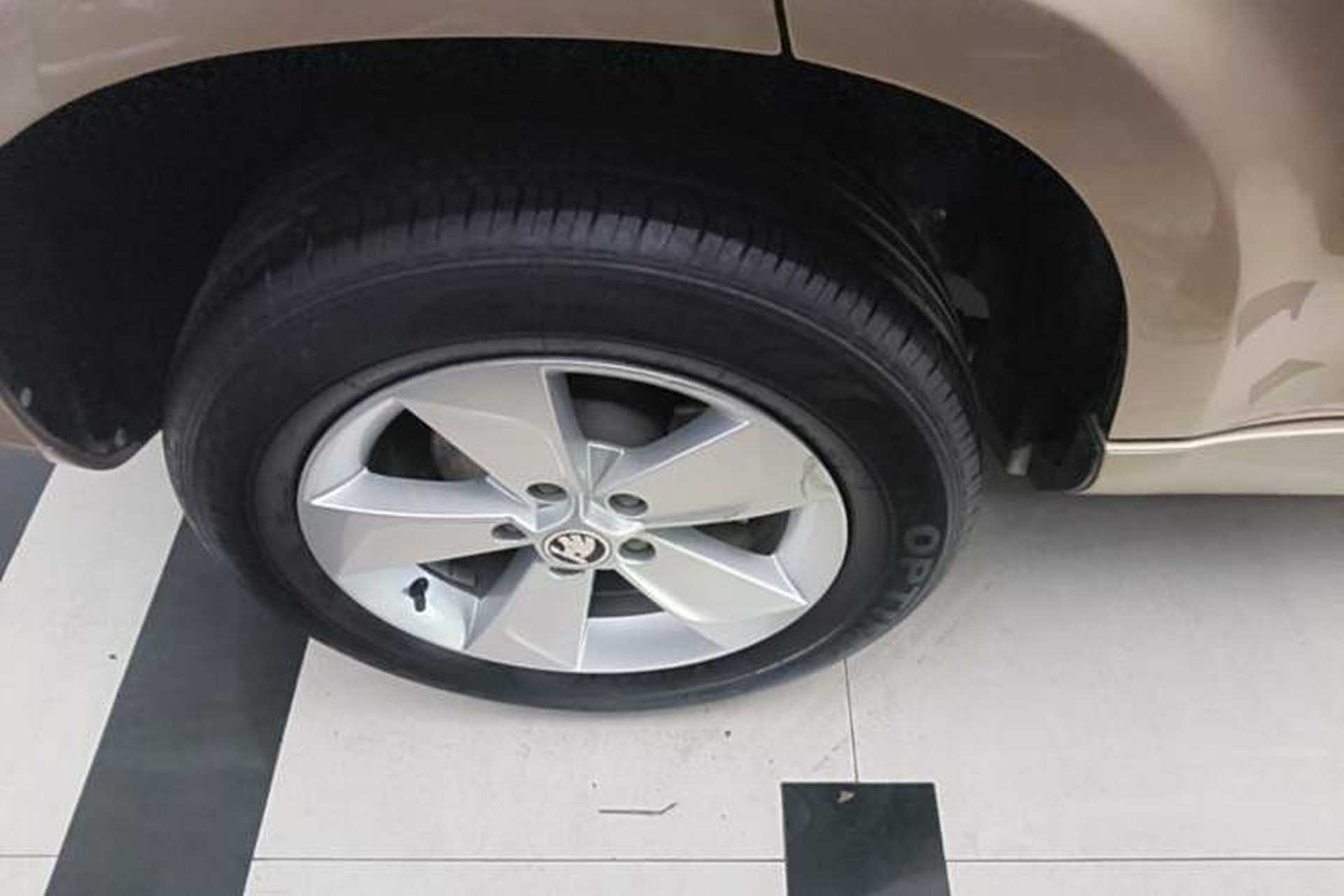 Used Skoda Yeti 2016 1.4TSI DSG Advanced Edition Right Rear Wheel Hub