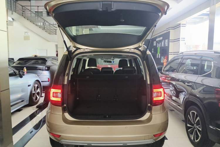 Used Skoda Yeti 2016 1.4TSI DSG Advanced Edition Trunk
