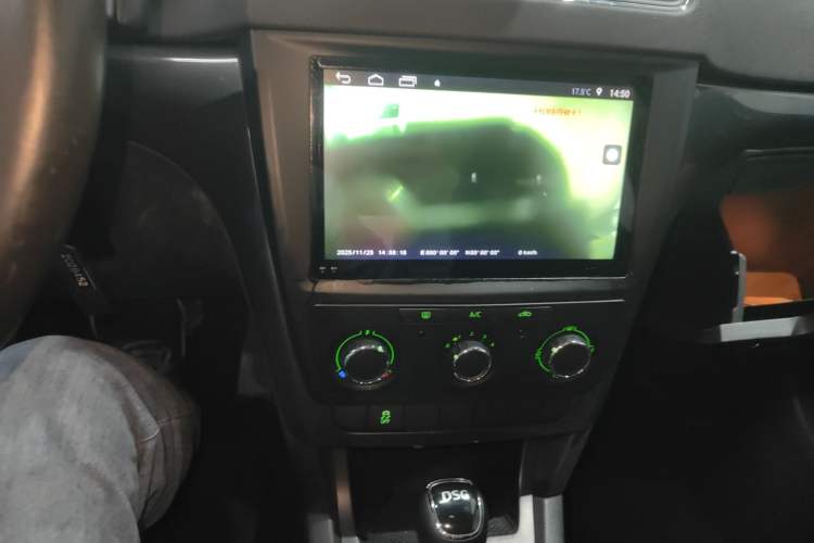 Used Skoda Yeti 2017 TSI280 DSG Car Enjoy Brothers Edition Audio And AC Panel