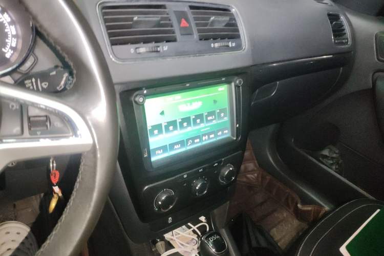 Used Skoda Yeti 2017 TSI280 DSG Car Enjoy Brothers Edition Audio And AC Panel