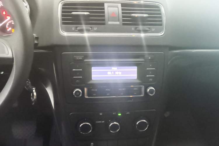 Used Skoda Yeti 2017 TSI280 DSG Advanced Edition Audio And AC Panel