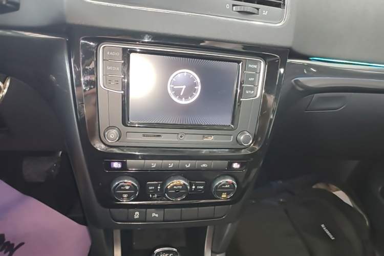 Used Skoda Yeti 2017 TSI280 DSG Advanced Edition Audio And AC Panel