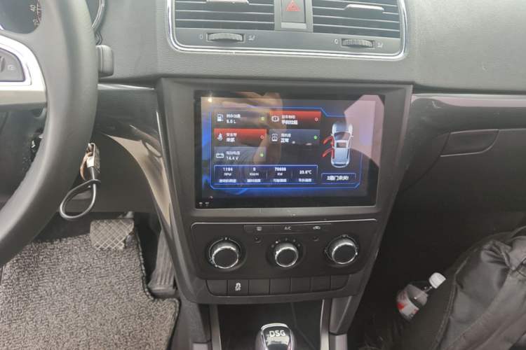 Used Skoda Yeti 2017 TSI280 DSG Car Enjoy Brothers Edition Audio And AC Panel