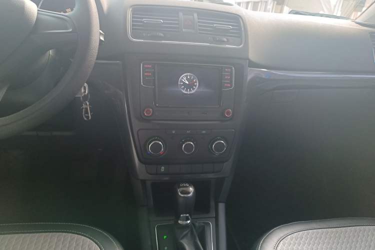 Used Skoda Yeti 2017 TSI280 DSG Advanced Edition Audio And AC Panel