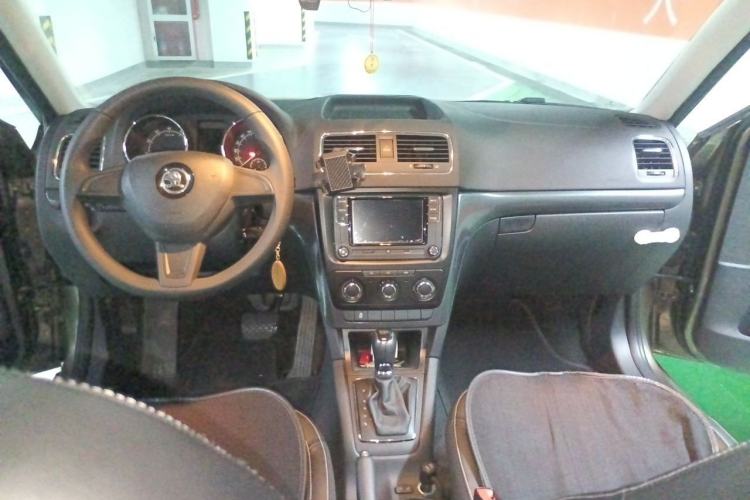 Used Skoda Yeti 2017 TSI280 DSG Advanced Edition Center Console