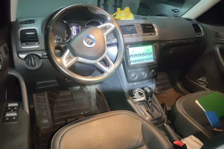 Used Skoda Yeti 2017 TSI280 DSG Car Enjoy Brothers Edition Center Console