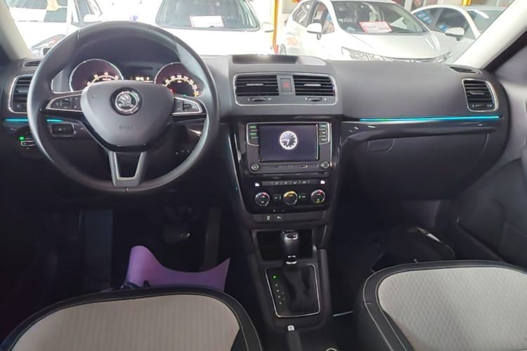 Used Skoda Yeti 2017 TSI280 DSG Advanced Edition Center Console
