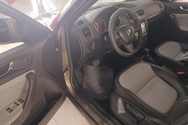 Used Skoda Yeti 2017 TSI280 DSG Advanced Edition Driver Seat
