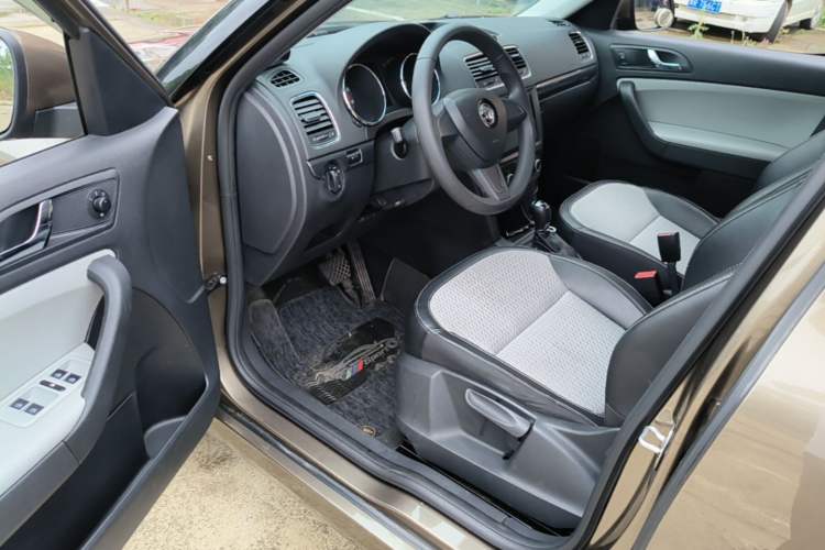 Used Skoda Yeti 2017 TSI280 DSG Advanced Edition Driver Seat