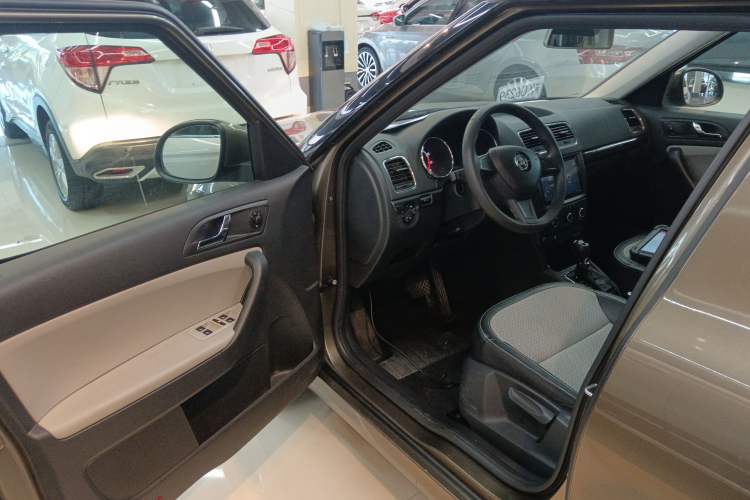 Used Skoda Yeti 2017 TSI280 DSG Advanced Edition Driver Seat