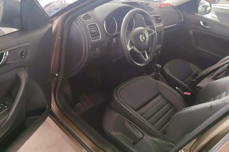 Used Skoda Yeti 2017 TSI280 DSG Car Enjoy Brothers Edition Driver Seat