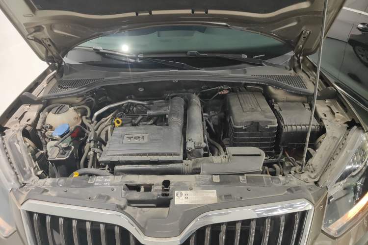 Used Skoda Yeti 2017 TSI280 DSG Car Enjoy Brothers Edition Engine Bay