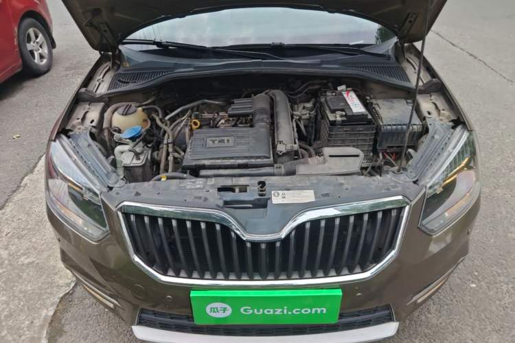 Used Skoda Yeti 2017 TSI280 DSG Car Enjoy Brothers Edition Engine Bay