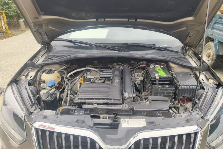 Used Skoda Yeti 2017 TSI280 DSG Car Enjoy Brothers Edition Engine Bay