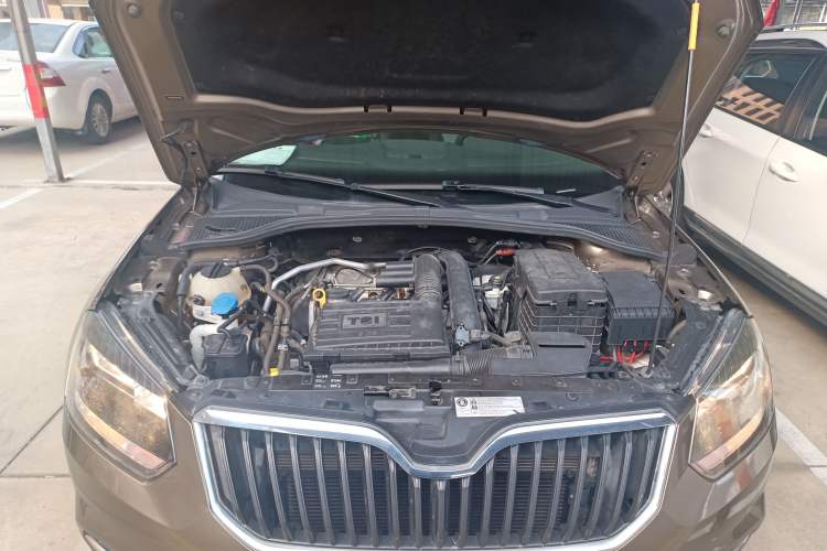Used Skoda Yeti 2017 TSI280 DSG Advanced Edition Engine Bay