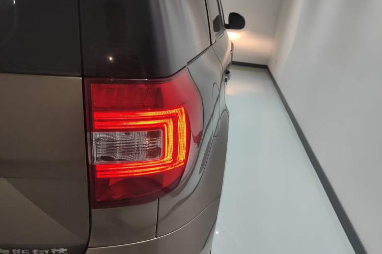 Used Skoda Yeti 2017 TSI280 DSG Car Enjoy Brothers Edition Exterior 6