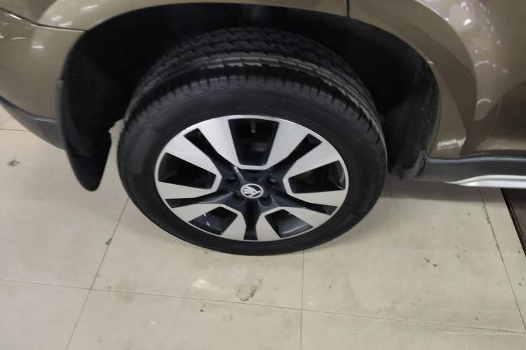 Used Skoda Yeti 2017 TSI300 DSG Luxury Edition Exterior 8